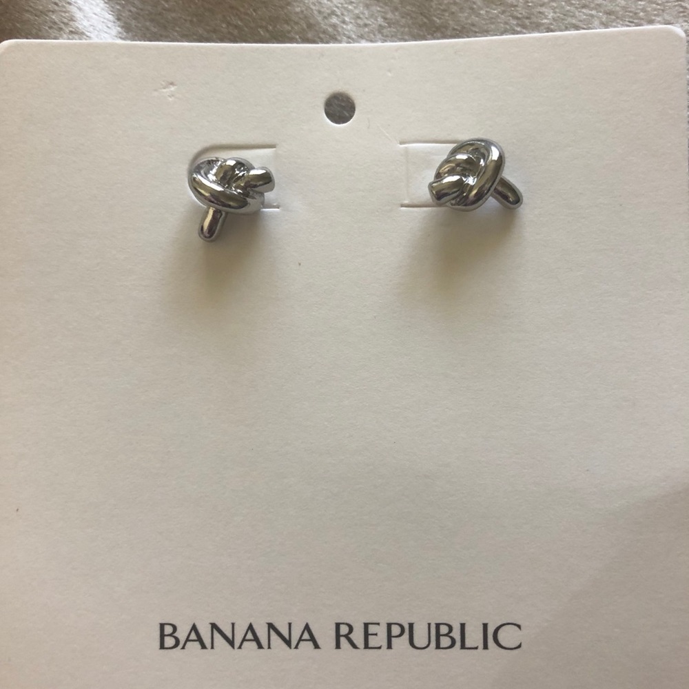 Banana republic stud earrings